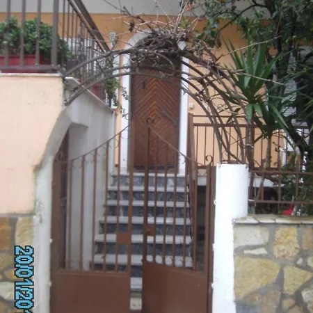 George's House * Ágios Matthaíos