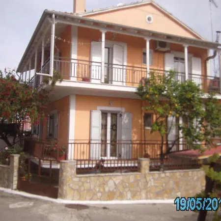 شقة George's House Ágios Matthaíos